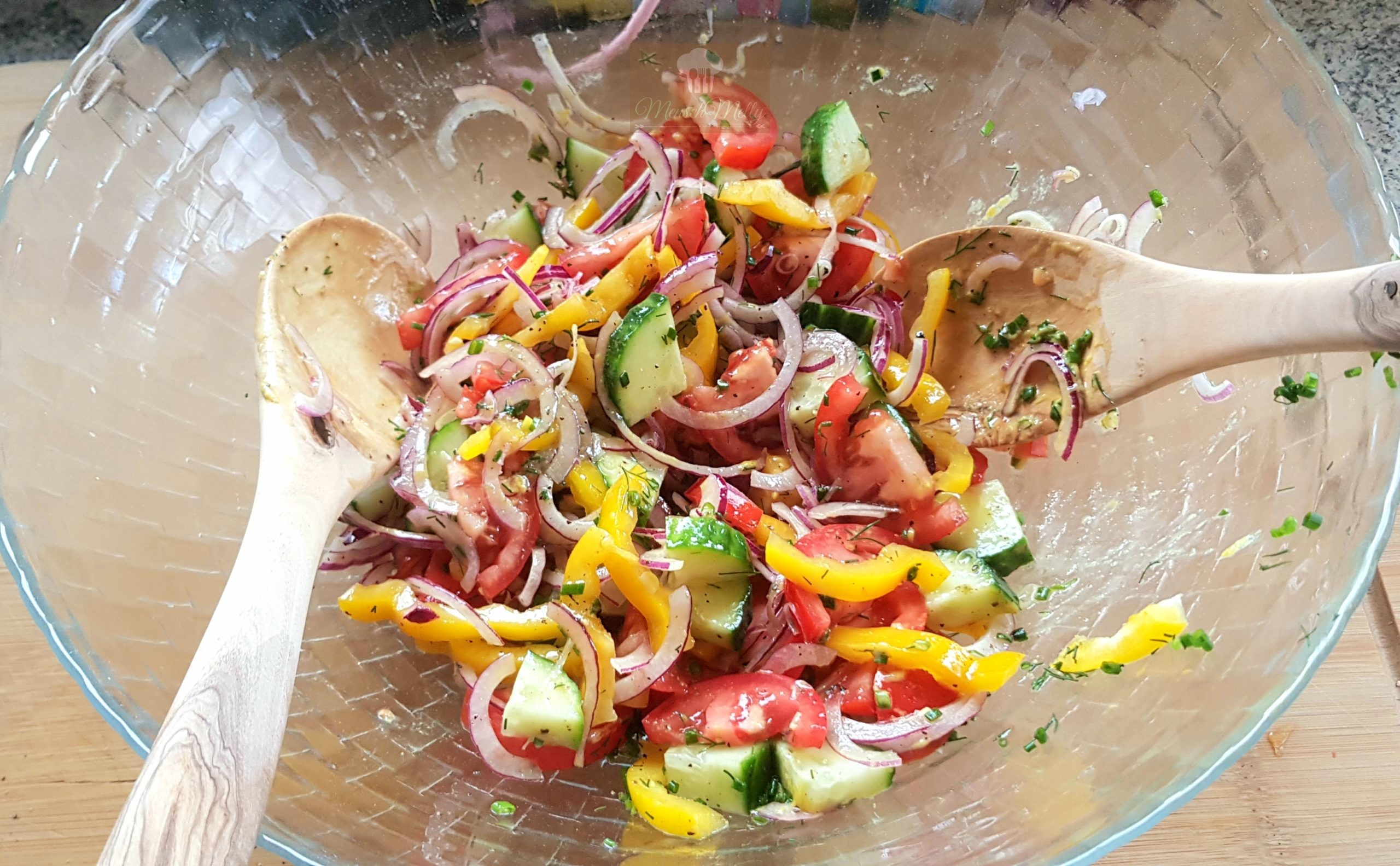 Bunter Salat mit Hähnchenstreifen – Mensch Melly